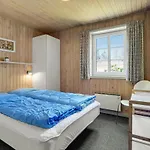 펜션 Lovely Home In Blavand With Sauna